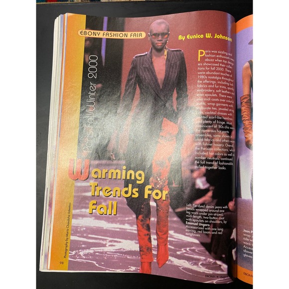 Ebony Magazine, August 2000, Cover Feature Story "Halle Berry" - Picture 11 of 14